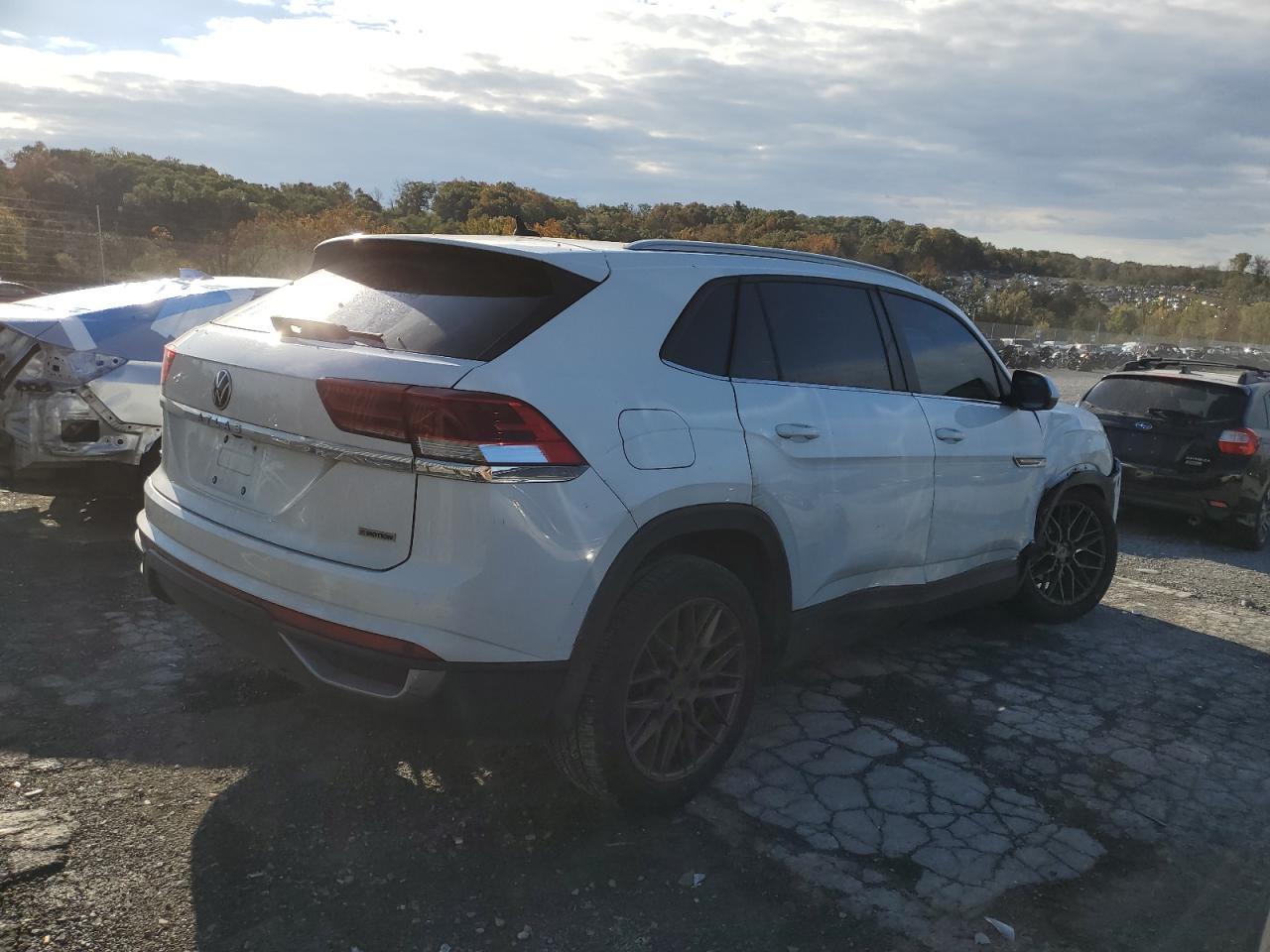 2020 Volkswagen Atlas Cross Sport Se - Фото 3