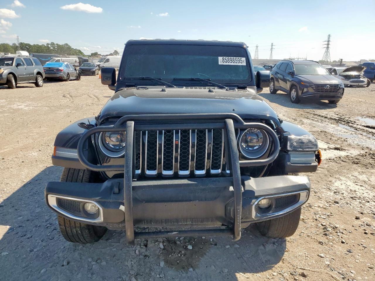 2023 Jeep Gladiator Overland - Image 5