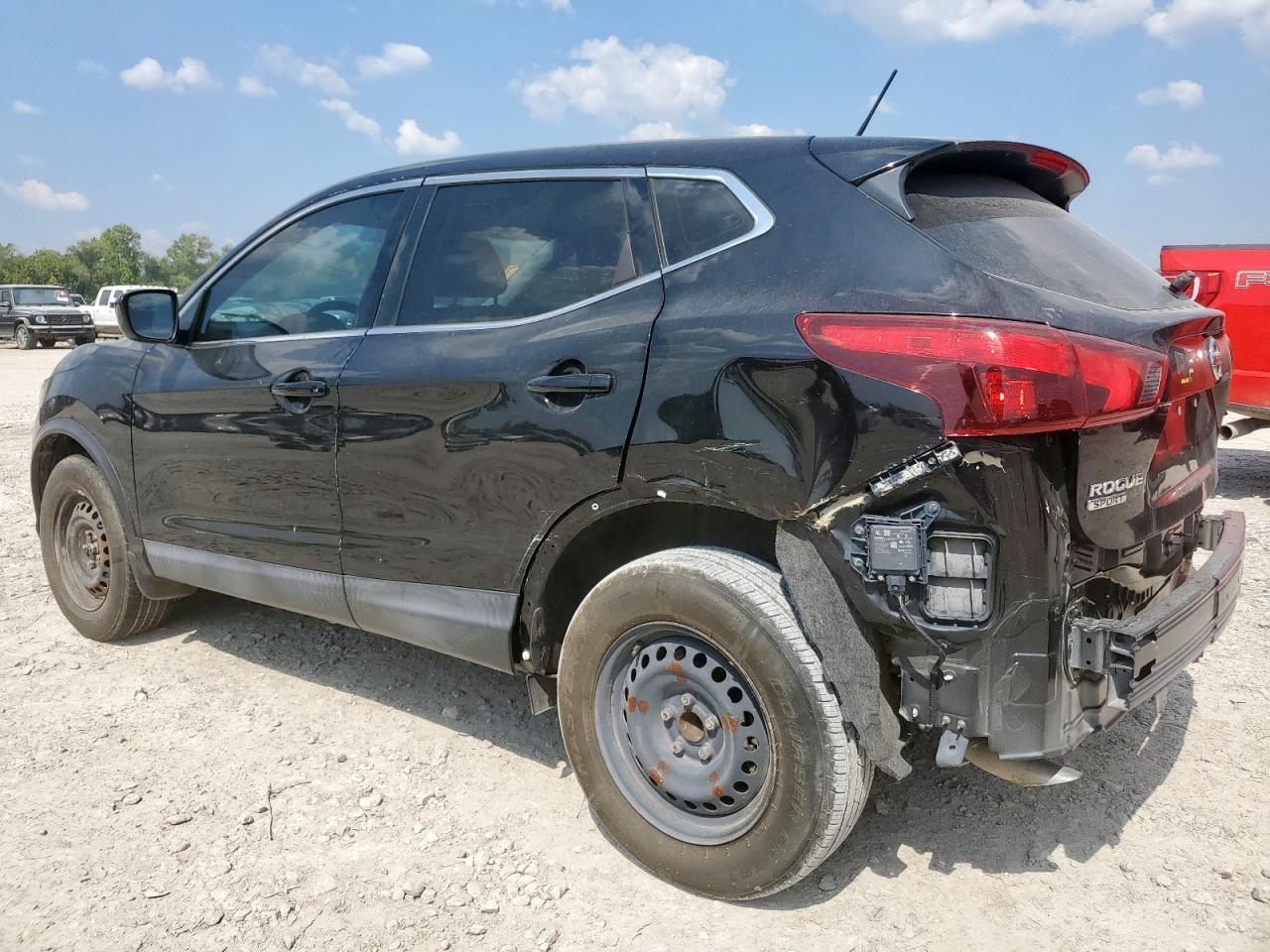 2019 Nissan Rogue Sport S - Фото 2