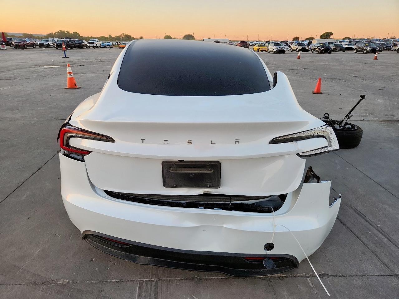 2024 Tesla Model 3 - Фото 6