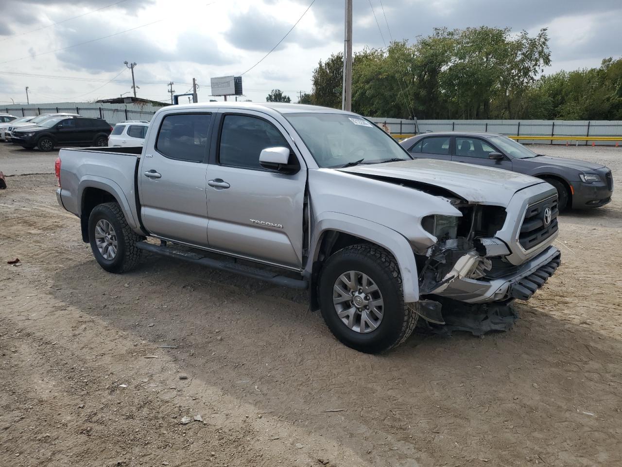 2017 Toyota Tacoma Double Cab - Image 4