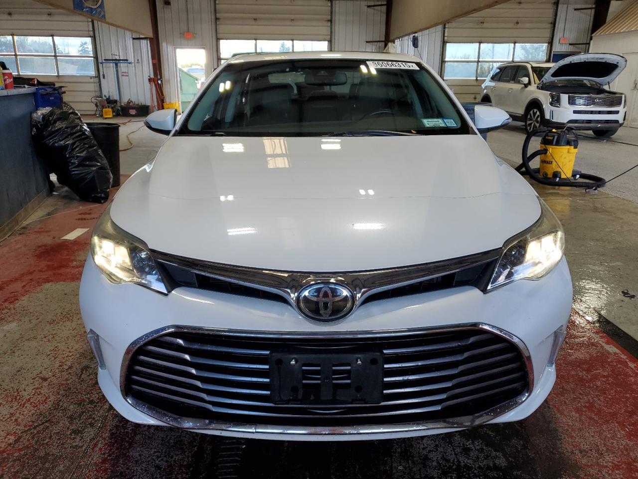2016 Toyota Avalon Xle - Image 5