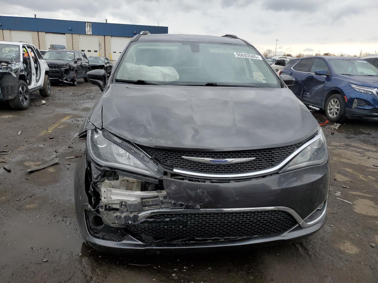 2020 Chrysler Pacifica Touring L - Фото 5