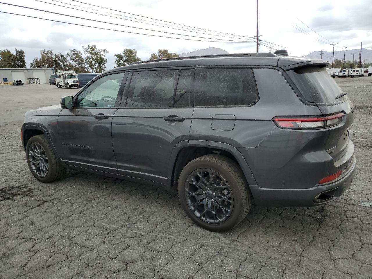 2024 Jeep Cherokee - Фото 2
