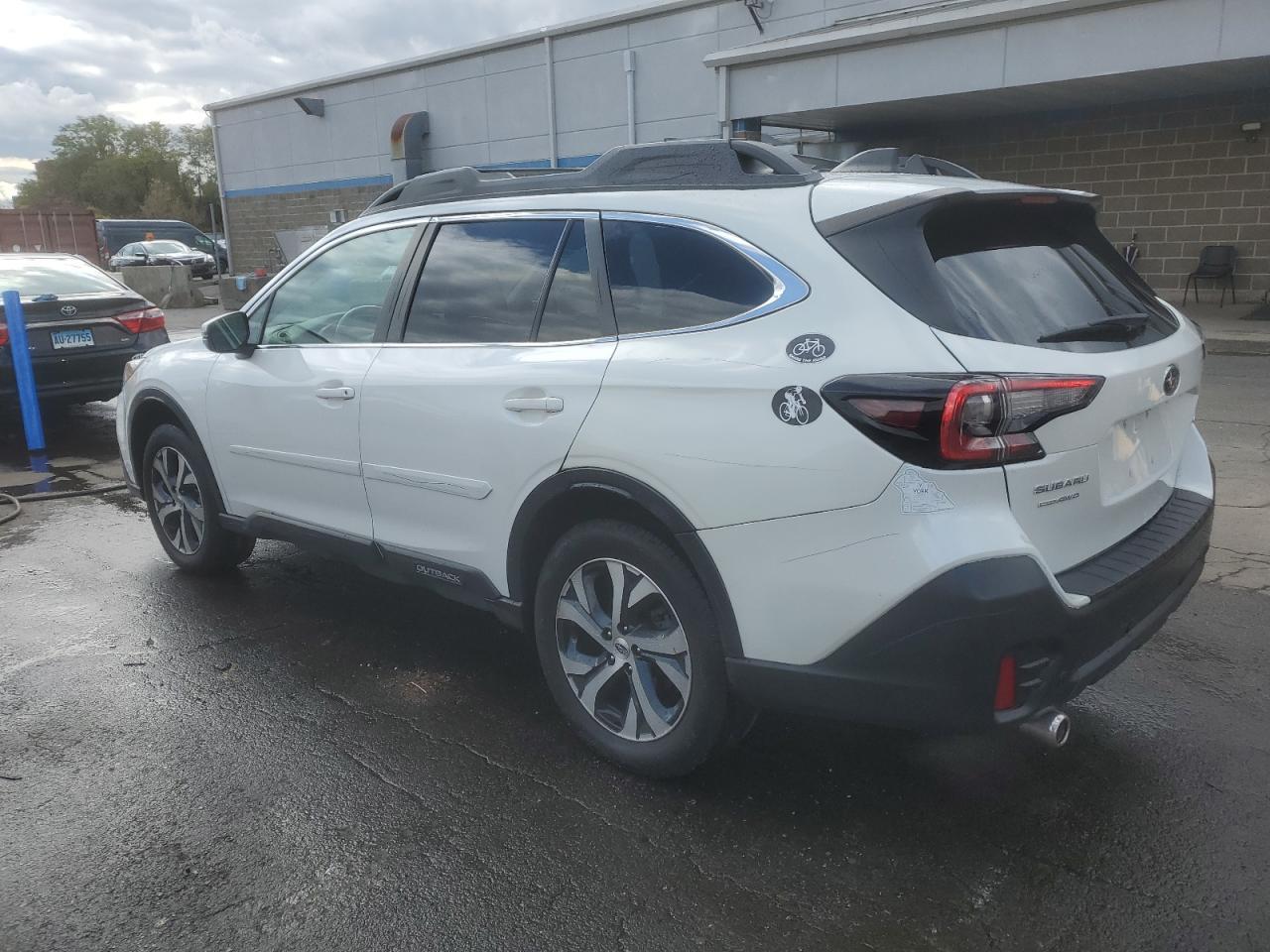 2022 Subaru Outback Limited - Фото 2