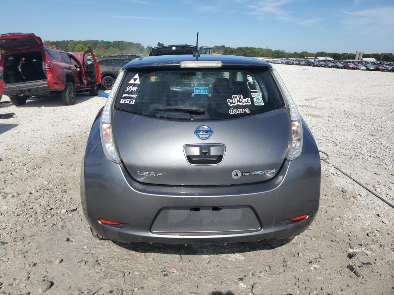 2016 Nissan Leaf S - Image 6