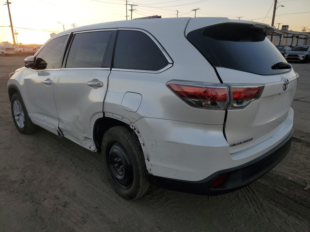 2016 Toyota Highlander Le - Фото 2