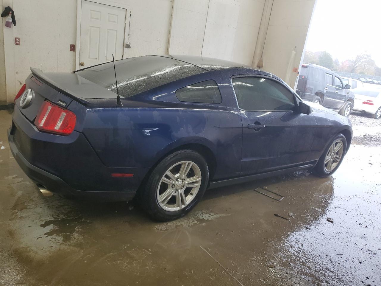 2011 Ford Mustang - Image 3