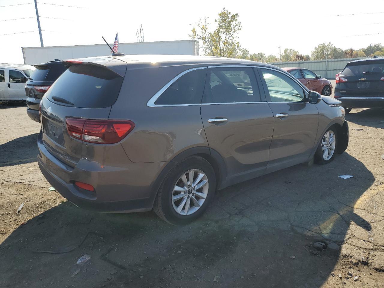 2019 Kia Sorento L - Фото 3