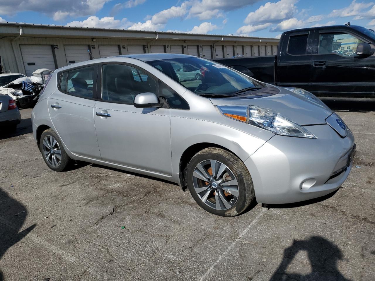2013 Nissan Leaf S - Фото 4
