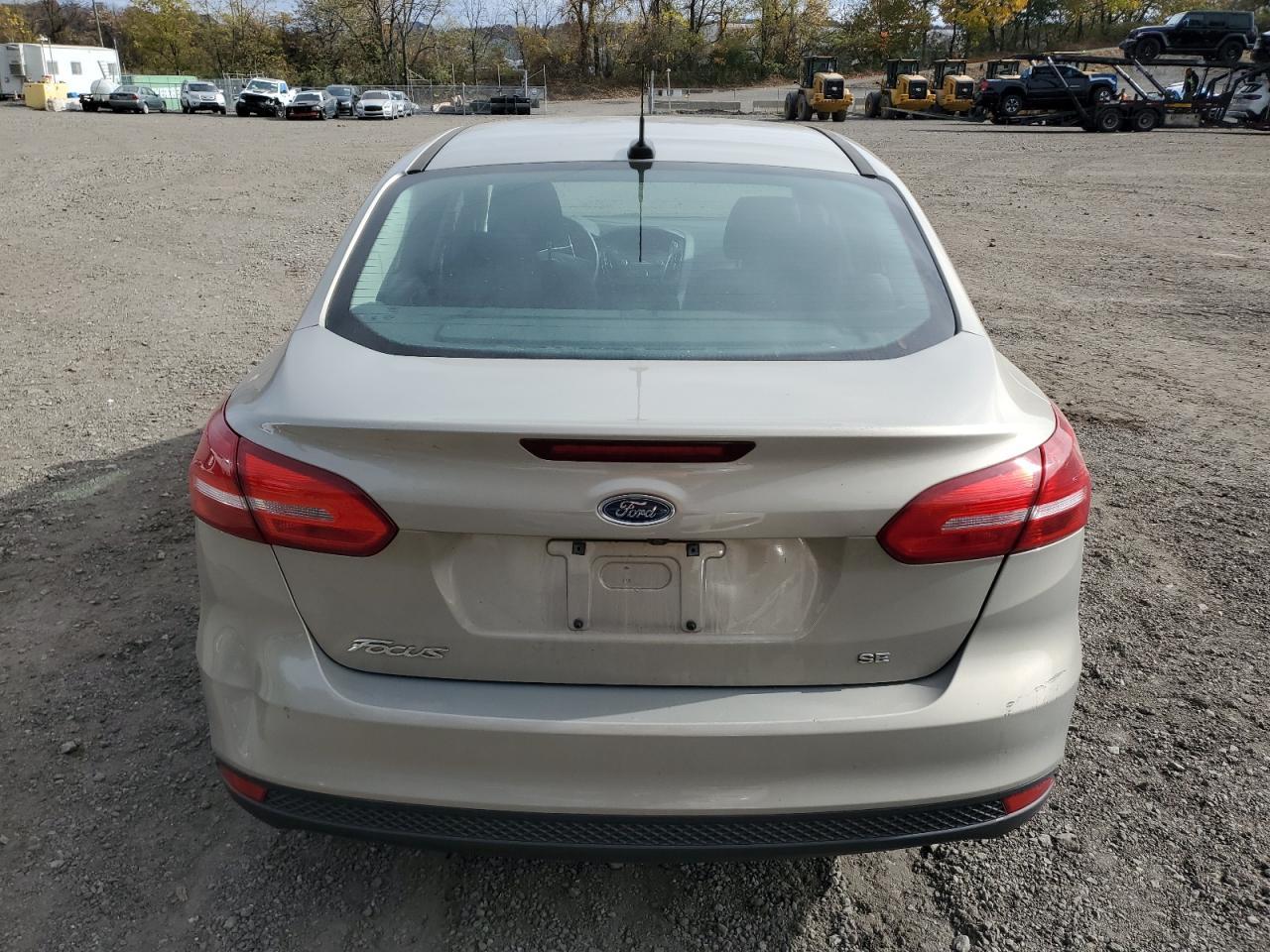 2016 Ford Focus Se - Фото 6