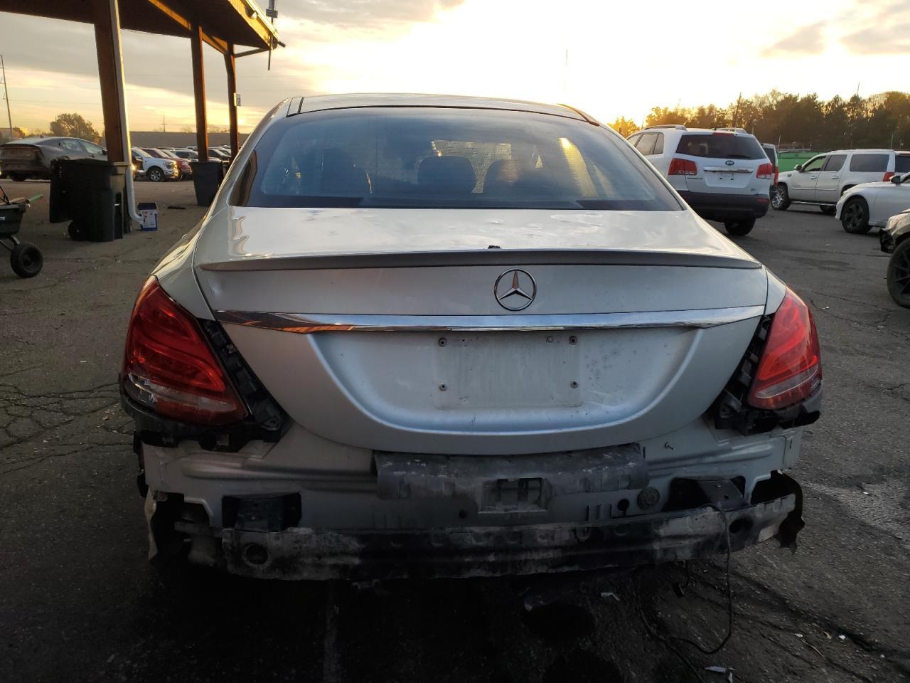 2016 Mercedes-Benz C 300 4Matic - Image 6