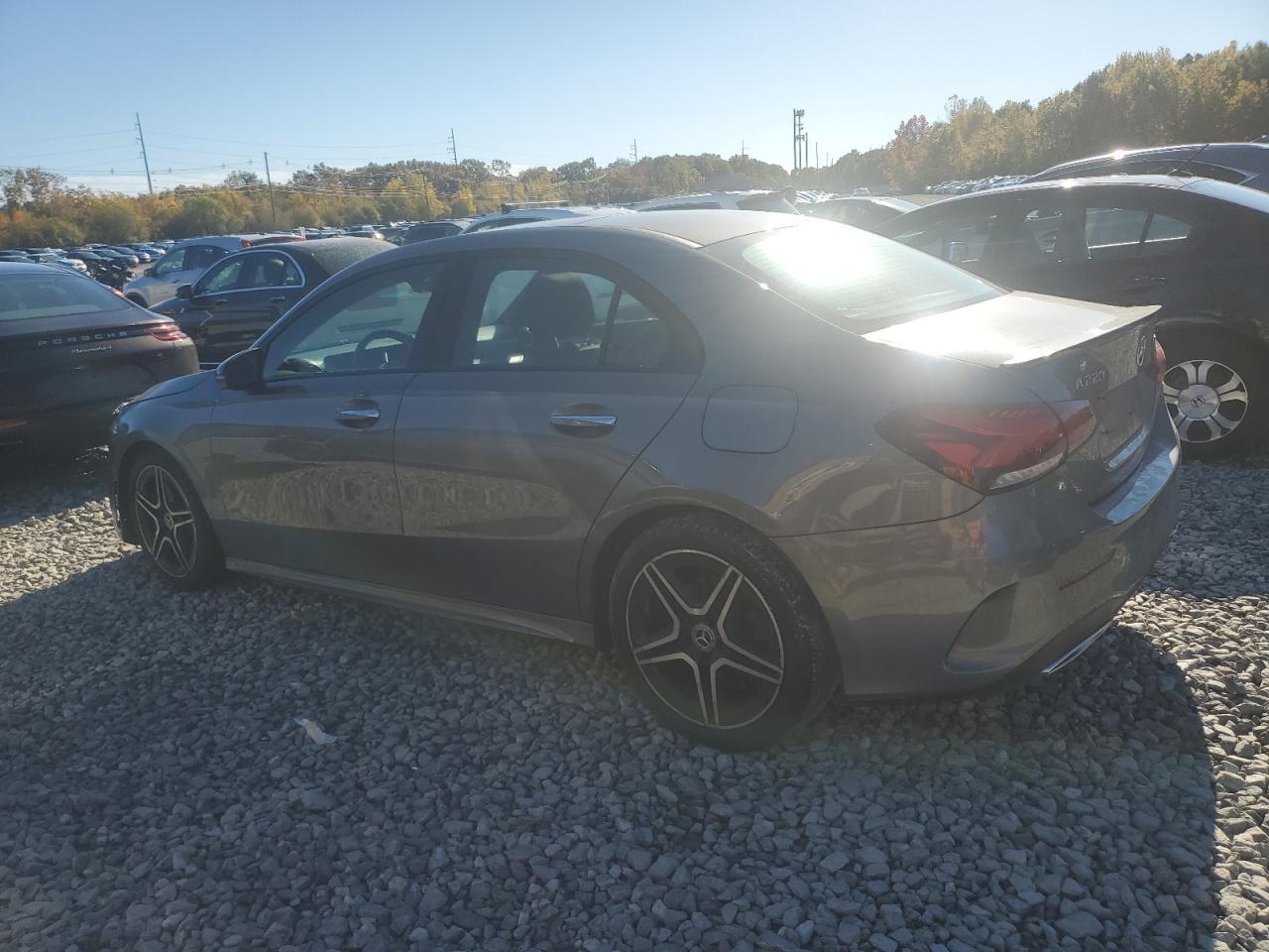 2019 Mercedes-Benz A 220 4Matic - Фото 2