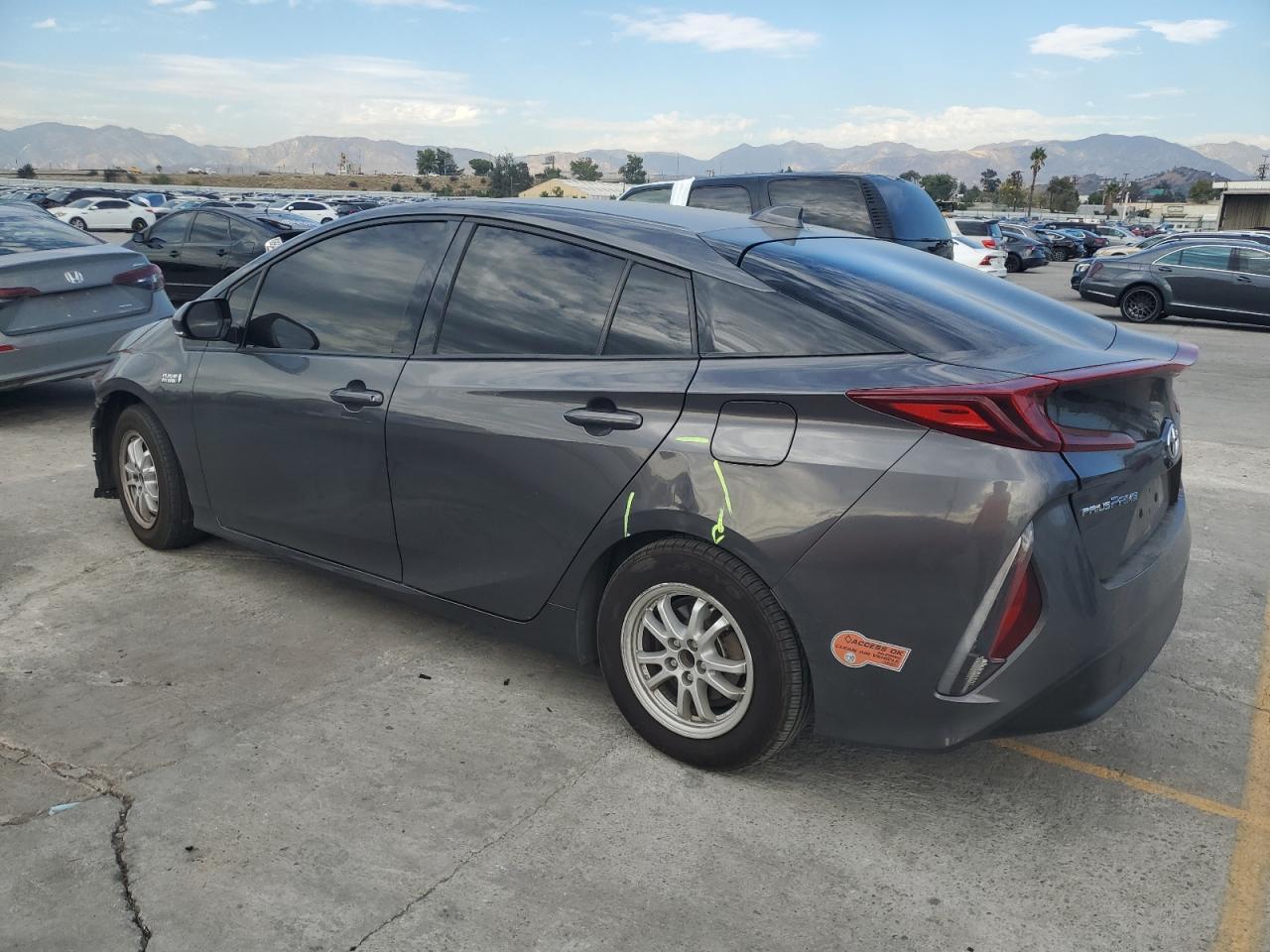 2020 Toyota Prius Prime Le - Фото 2