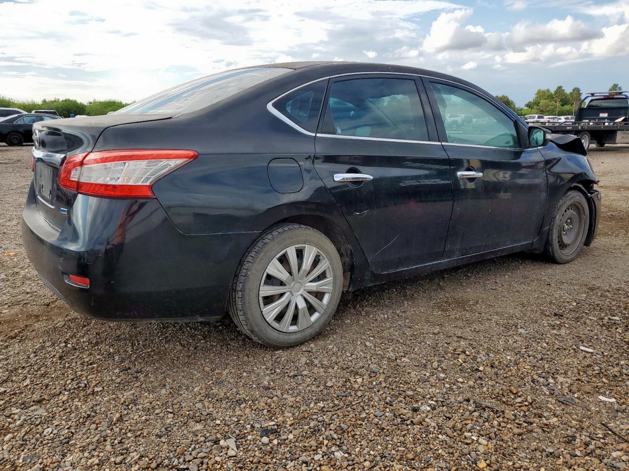 2014 Nissan Sentra S - Image 3