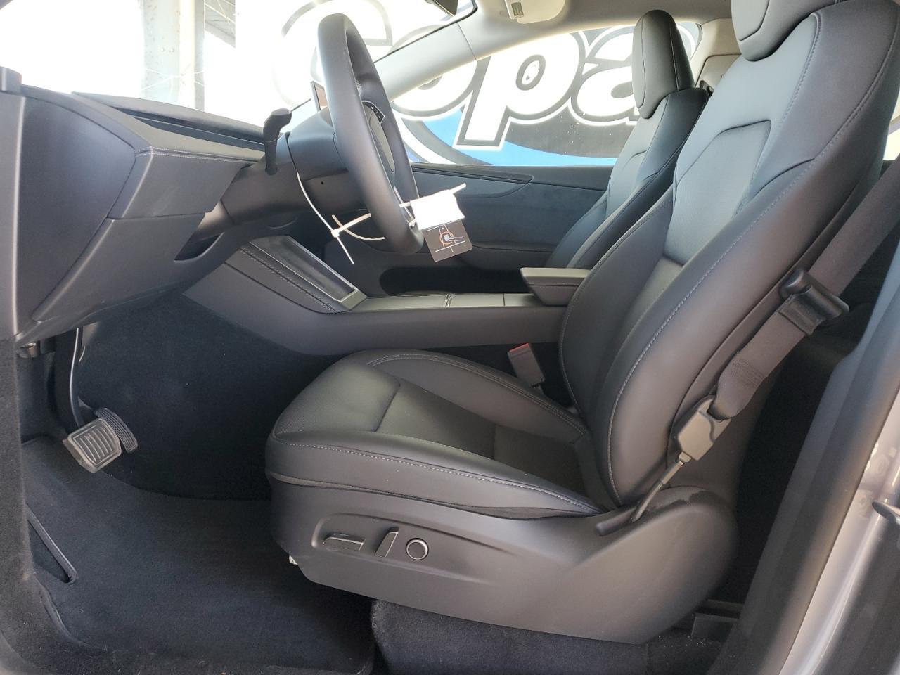 2026 Tesla Model Y - Image 7