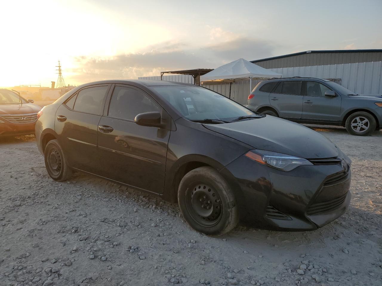 2017 Toyota Corolla L - Фото 4