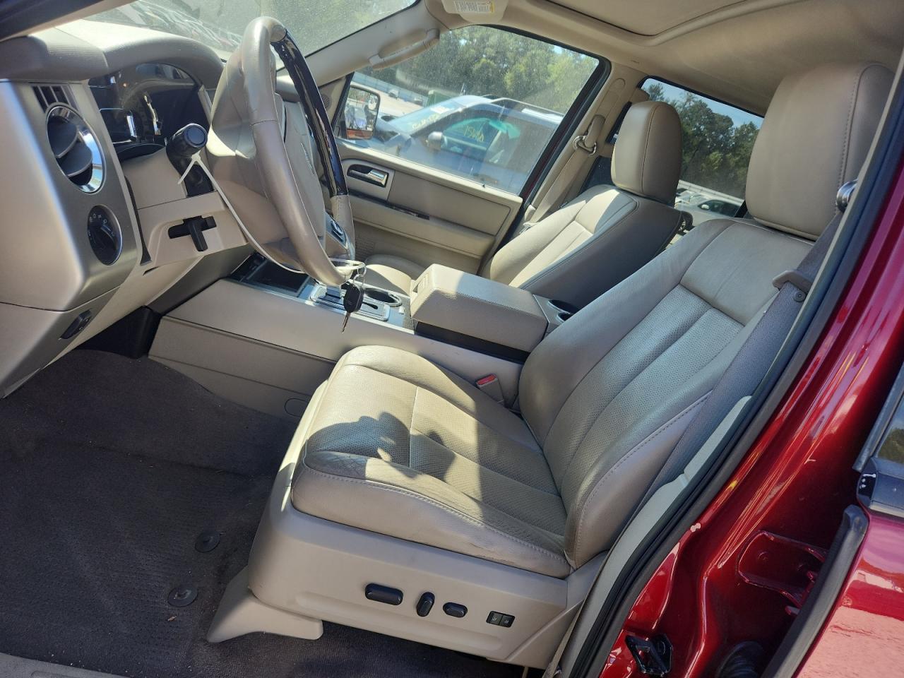 2014 Ford Expedition Limited - Image 7