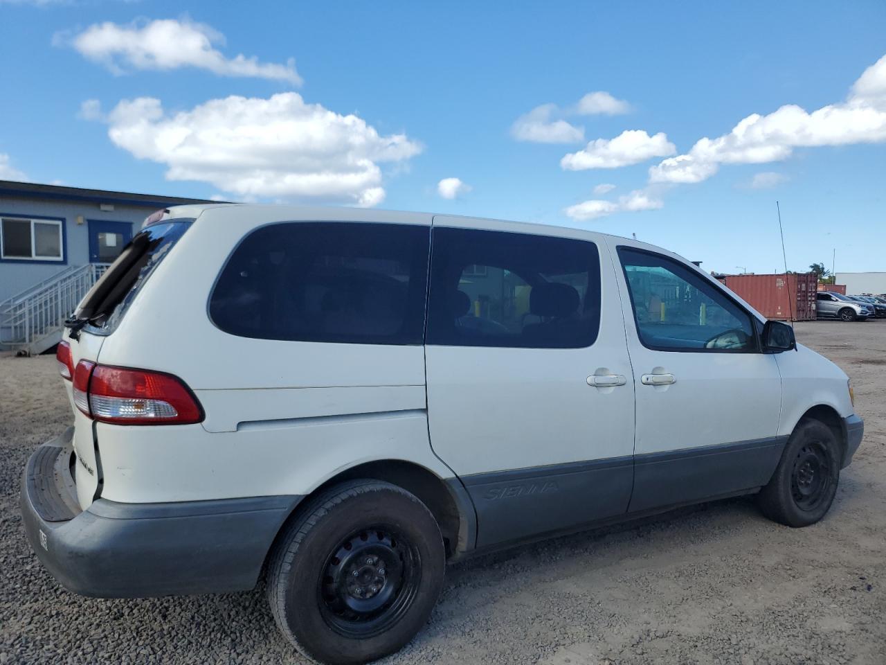 2001 Toyota Sienna - Фото 3