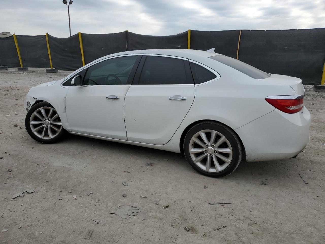 2014 Buick Verano - Фото 2