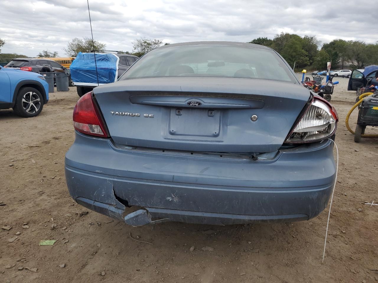 2007 Ford Taurus Se - Image 6