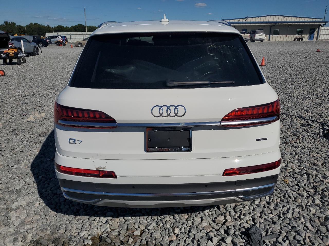 2021 Audi Q7 Premium Plus - Фото 6