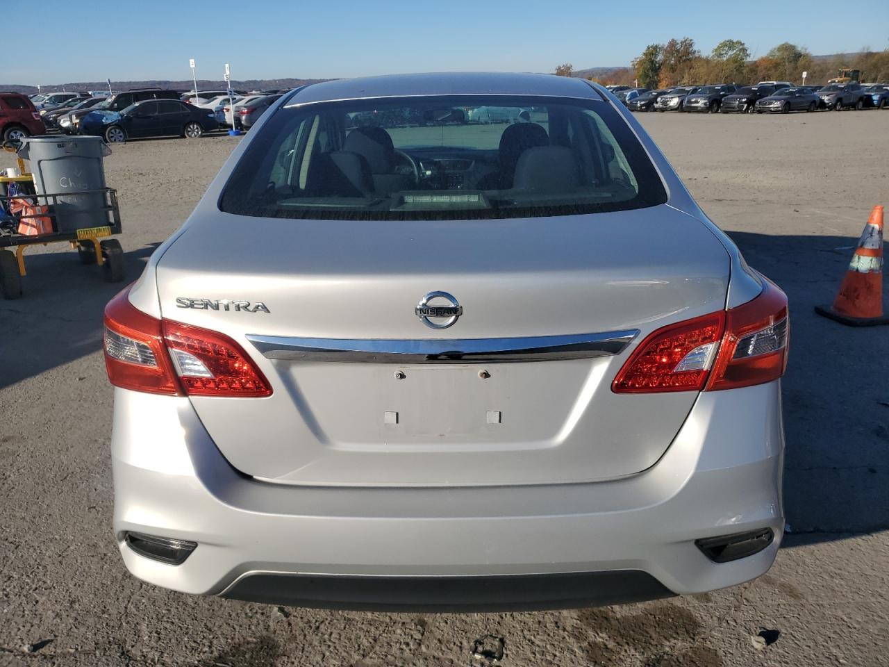 2017 Nissan Sentra S - Фото 6
