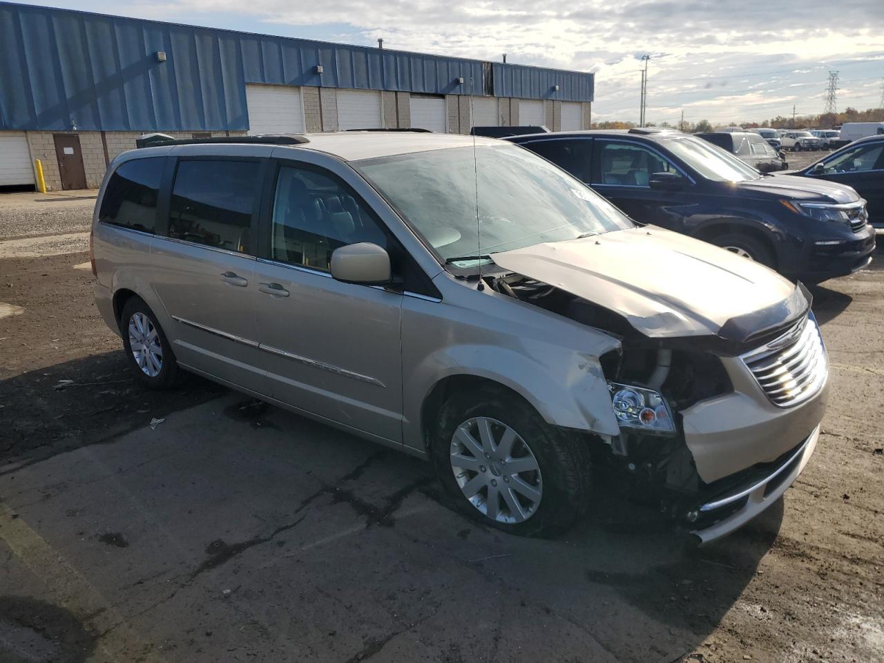 2015 Chrysler Town & Country Touring - Фото 4