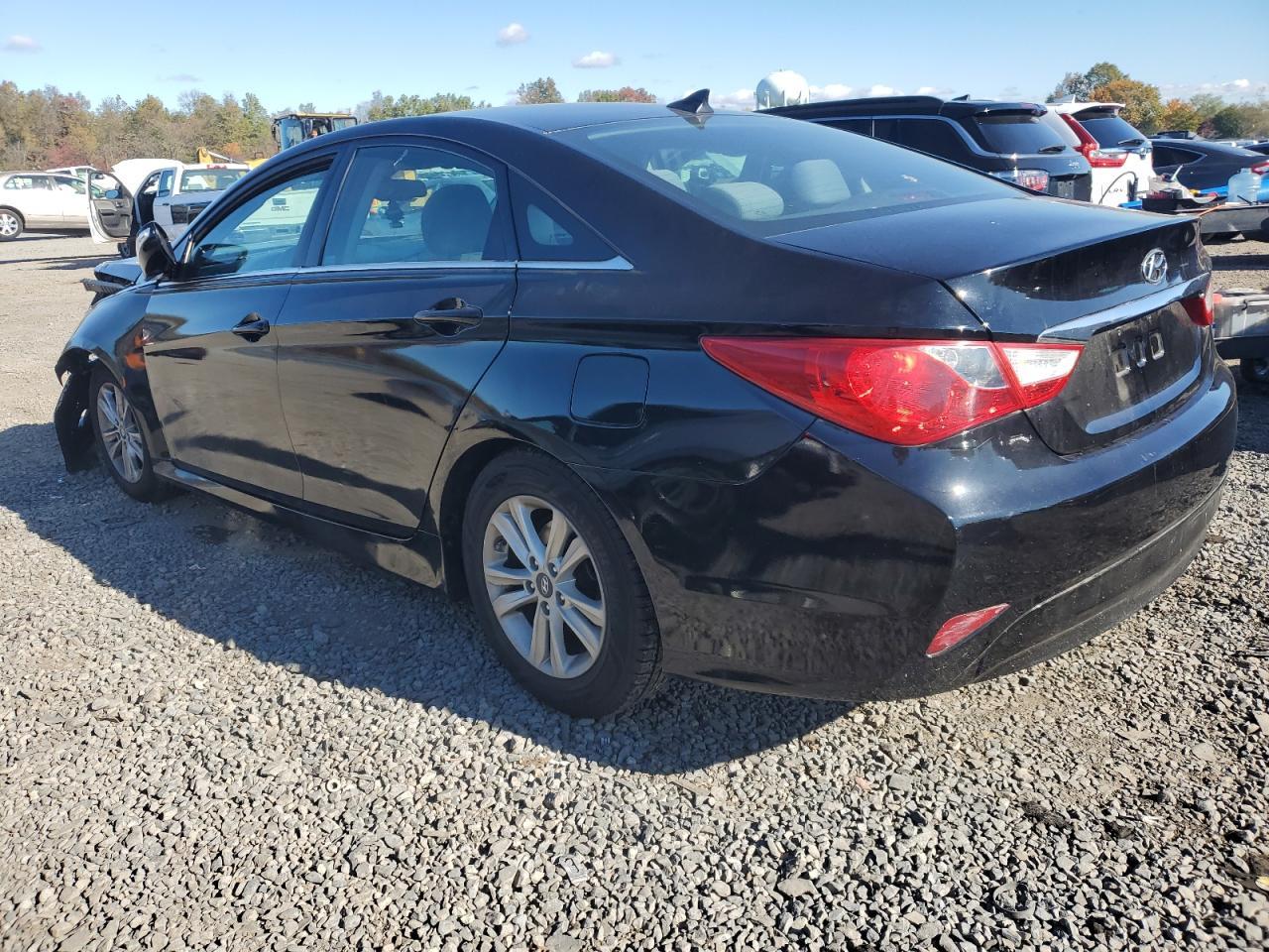 2014 Hyundai Sonata Gls - Image 2