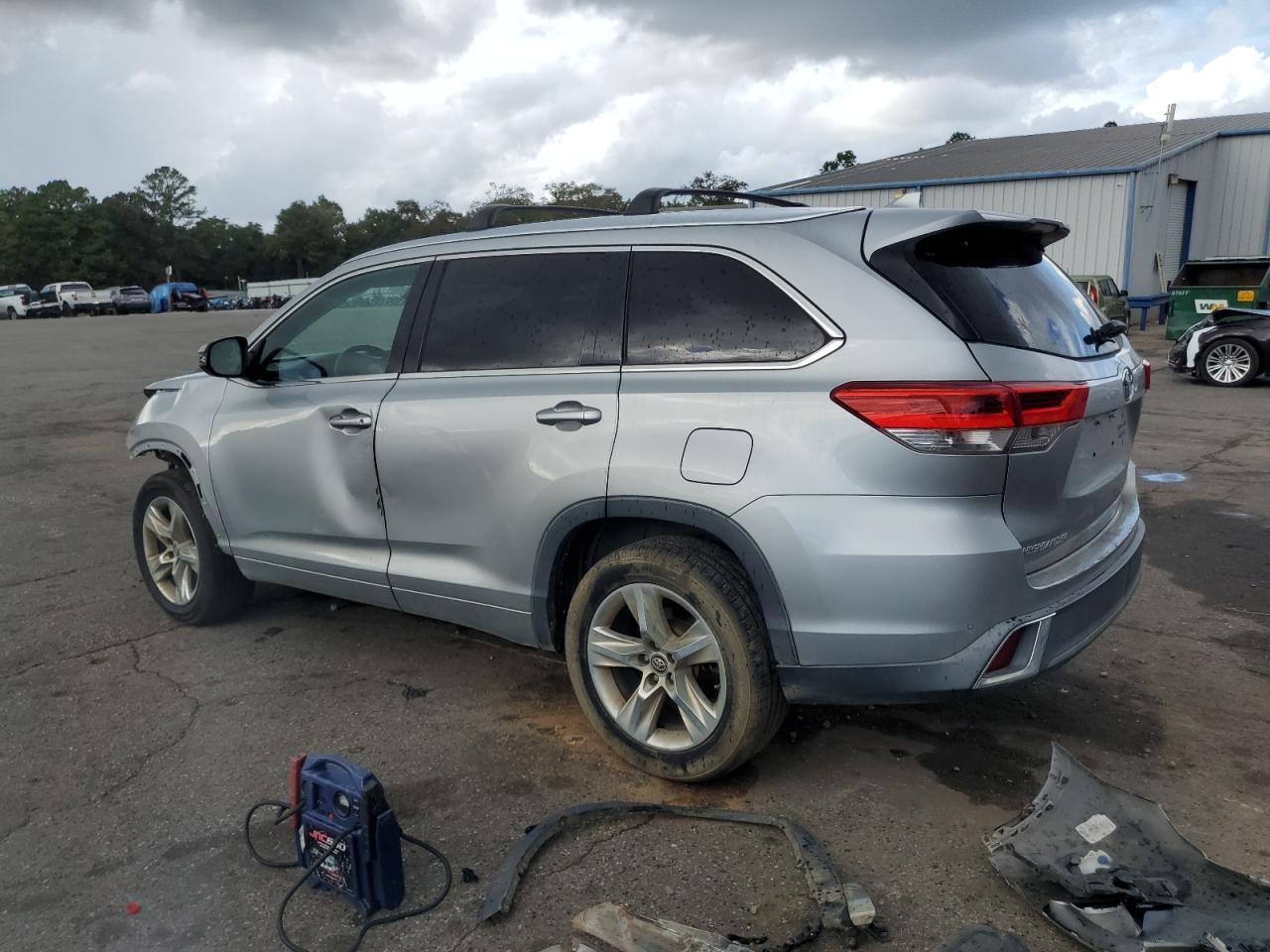 2017 Toyota Highlander Limited - Фото 2