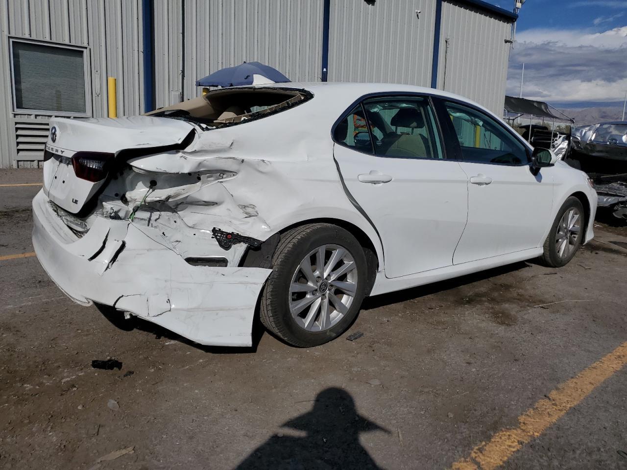 2024 Toyota Camry Le - Фото 3
