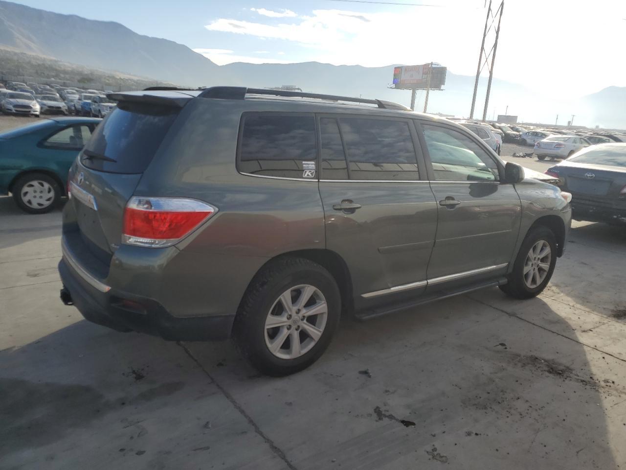 2013 Toyota Highlander Base - Фото 3