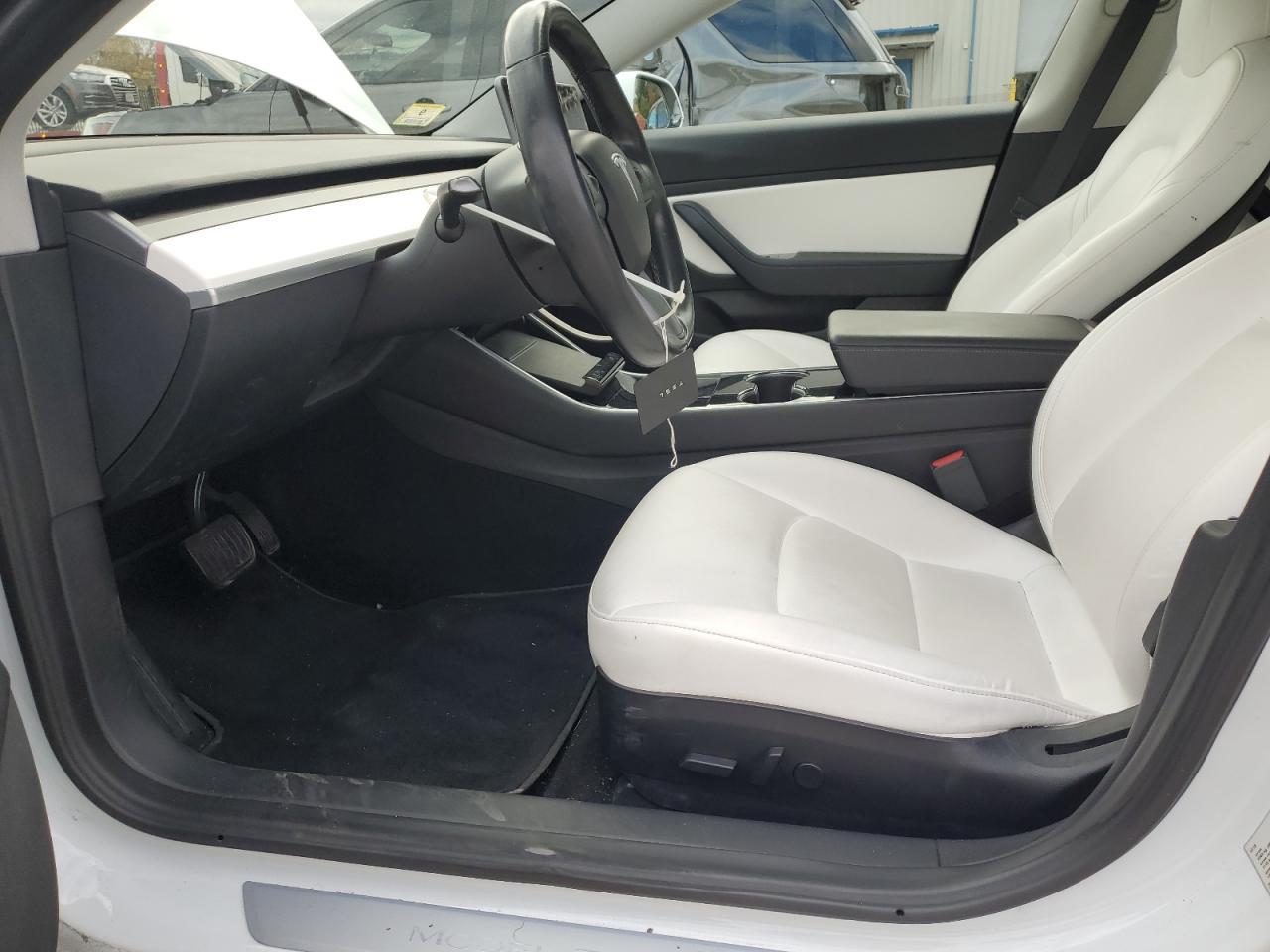 2018 Tesla Model 3 - Image 7