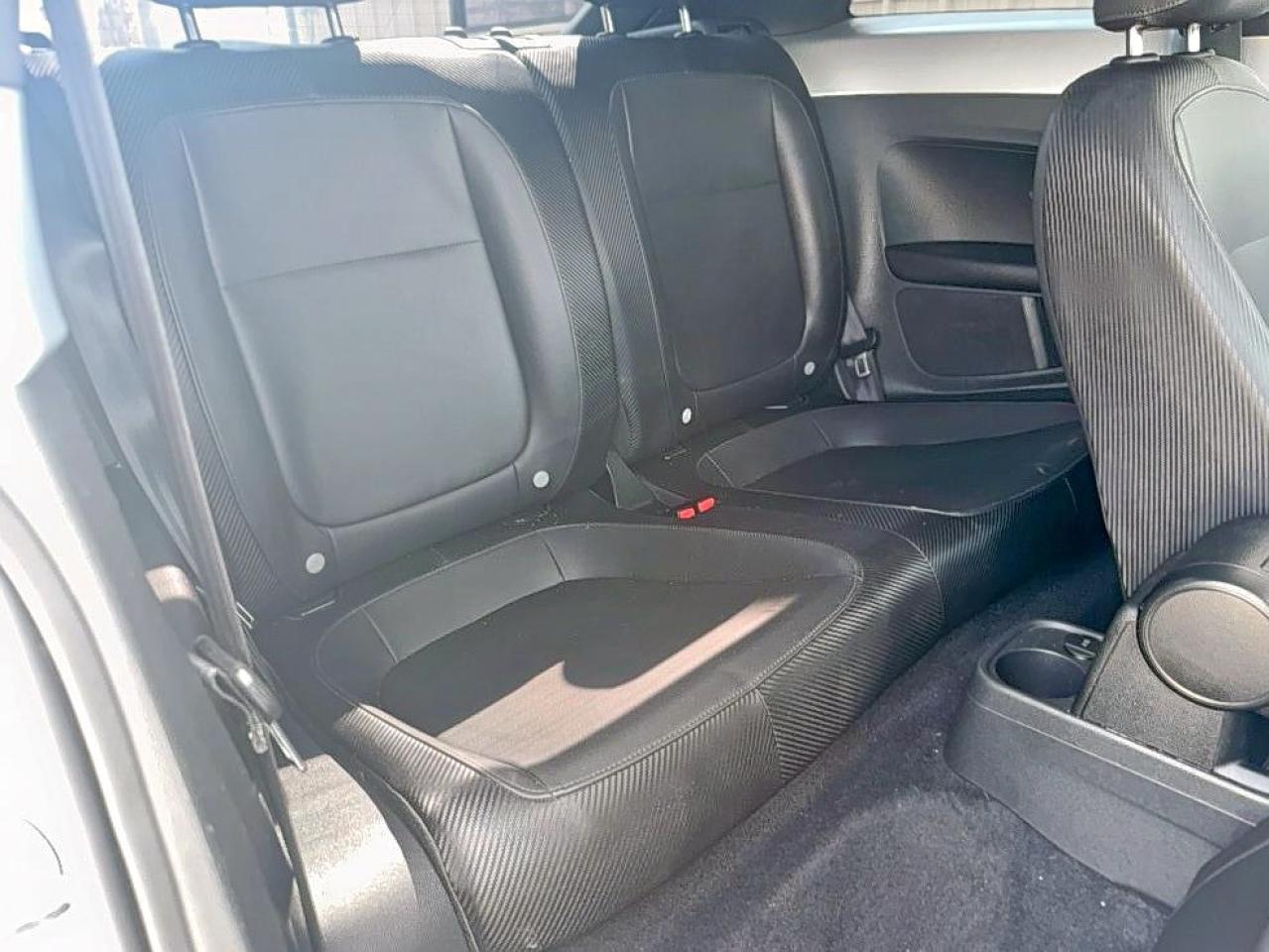 2013 Volkswagen Beetle - Фото 6