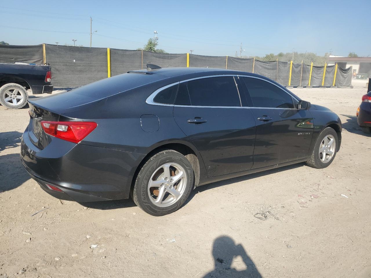 2017 Chevrolet Malibu Ls - Фото 3