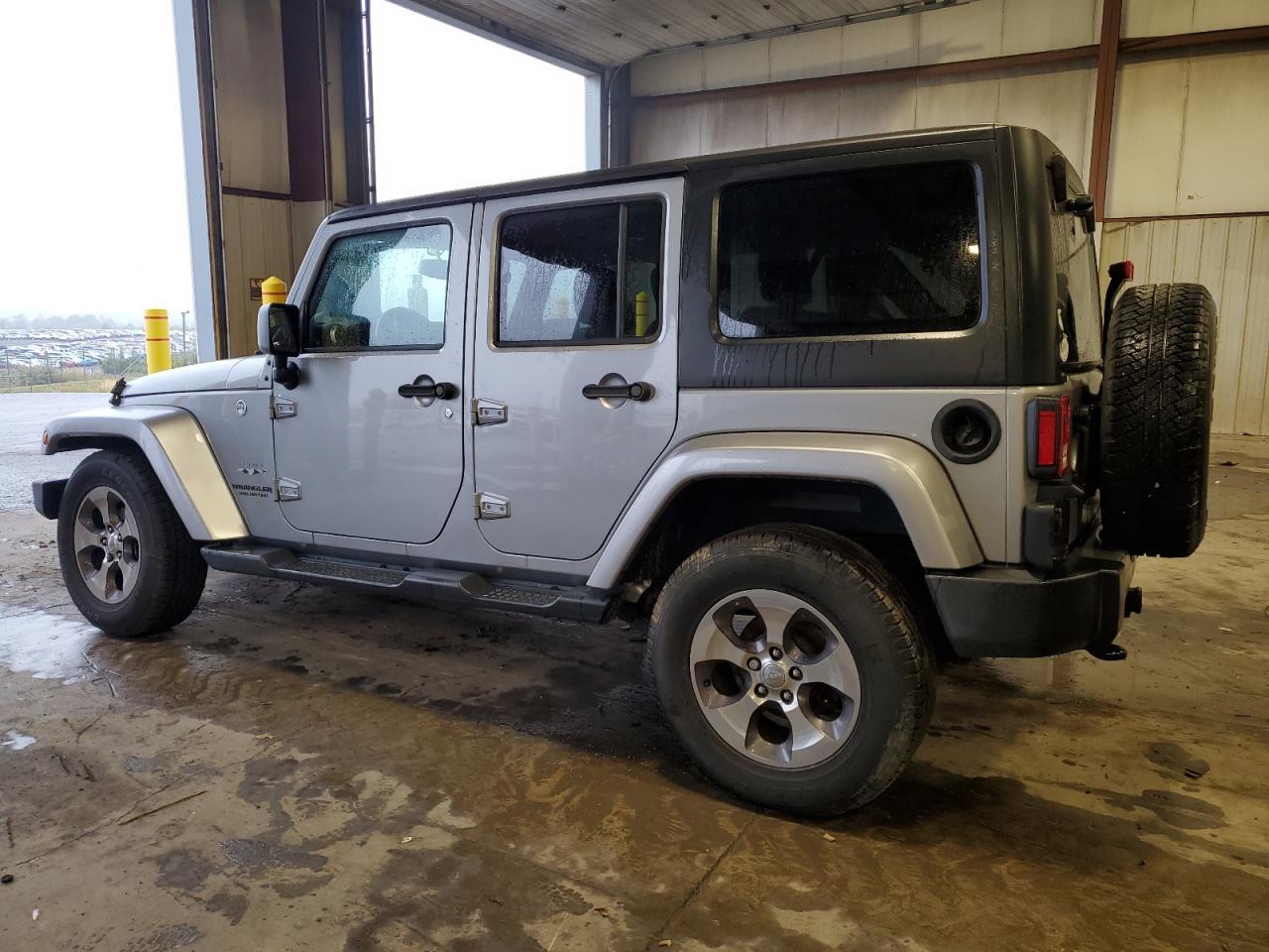 2016 Jeep Wrangler Unlimited Sahara - Image 2