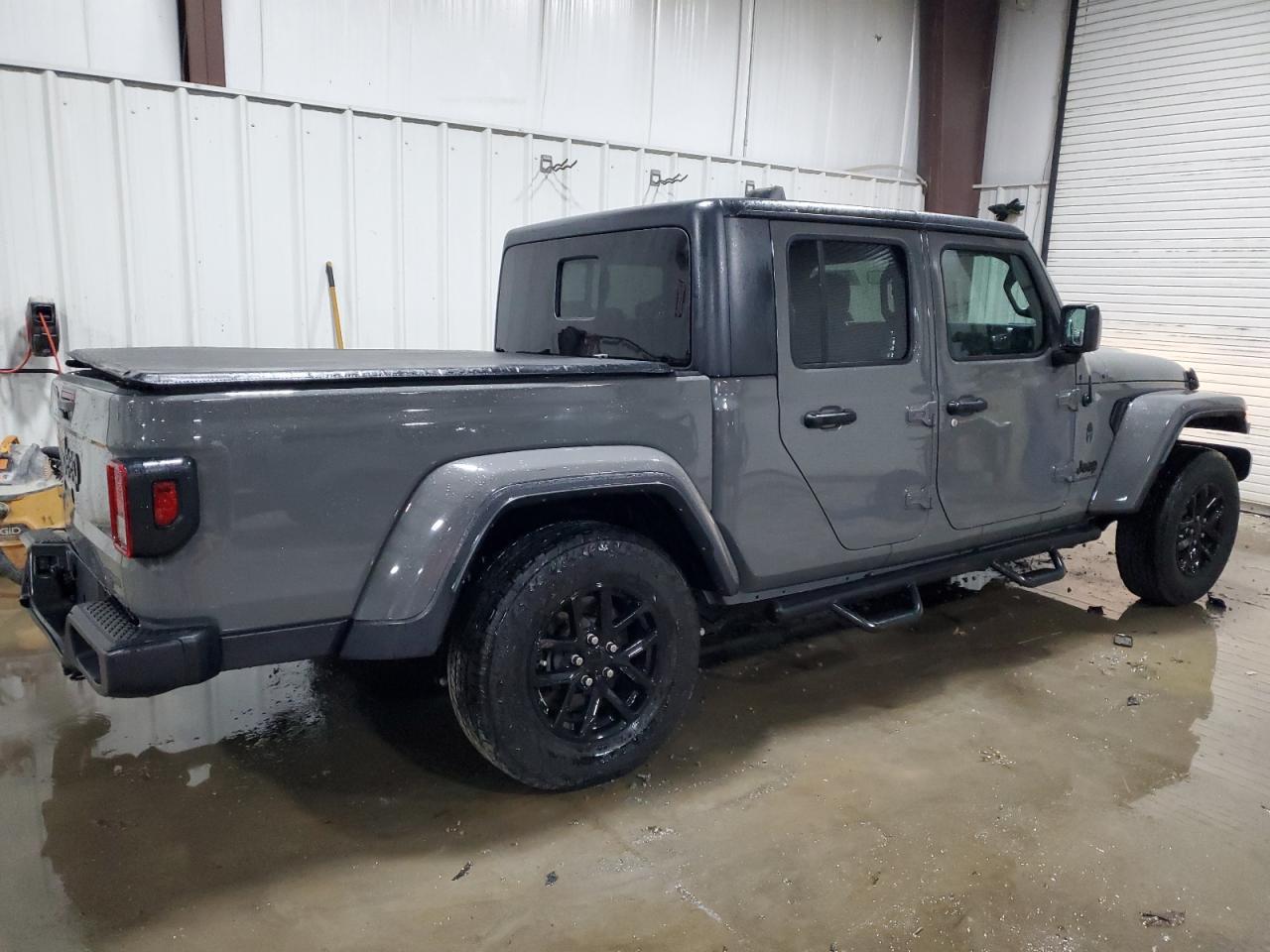 2021 Jeep Gladiator Sport - Фото 3