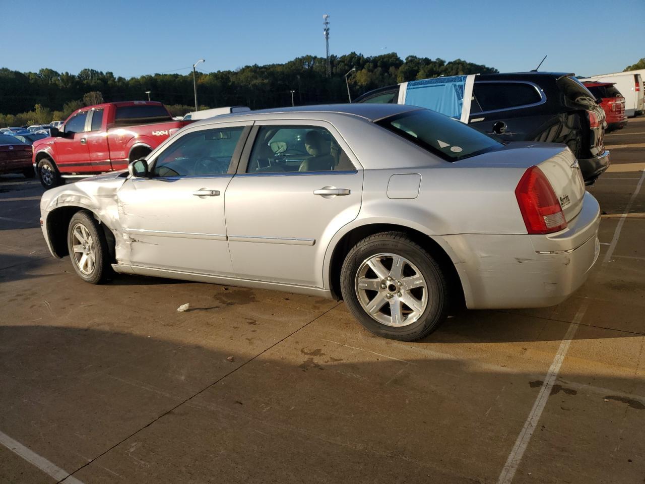 2006 Chrysler 300 Touring - Фото 2