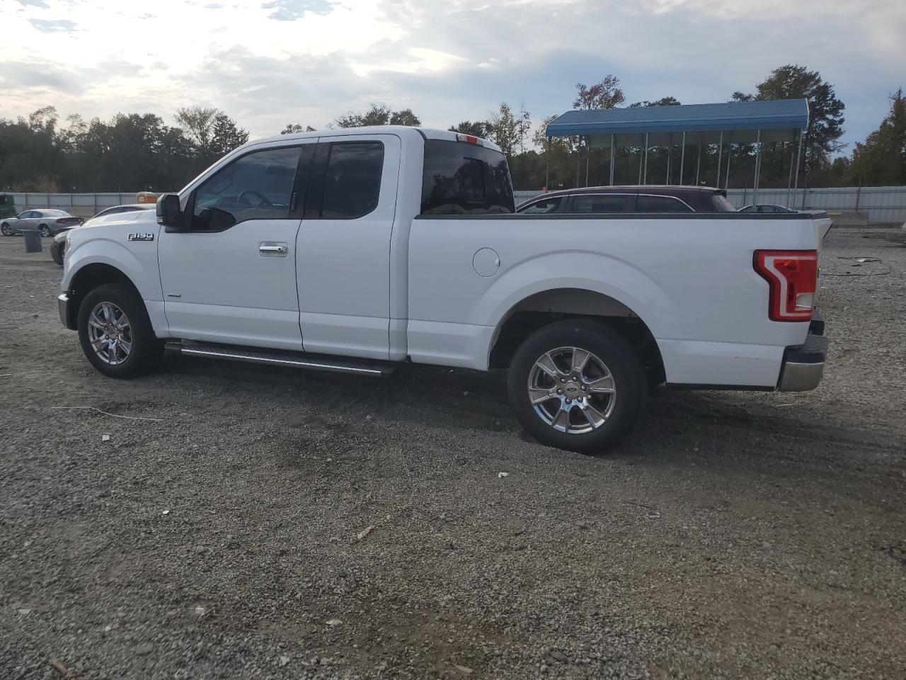 2016 Ford F150 Super Cab - Фото 2