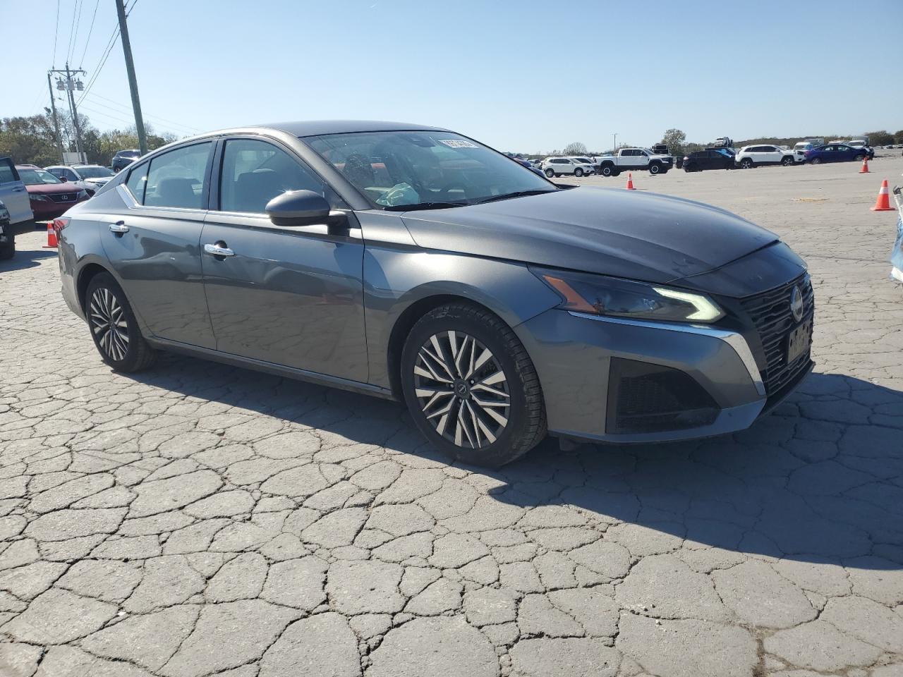 2023 Nissan Altima Sv - Image 4