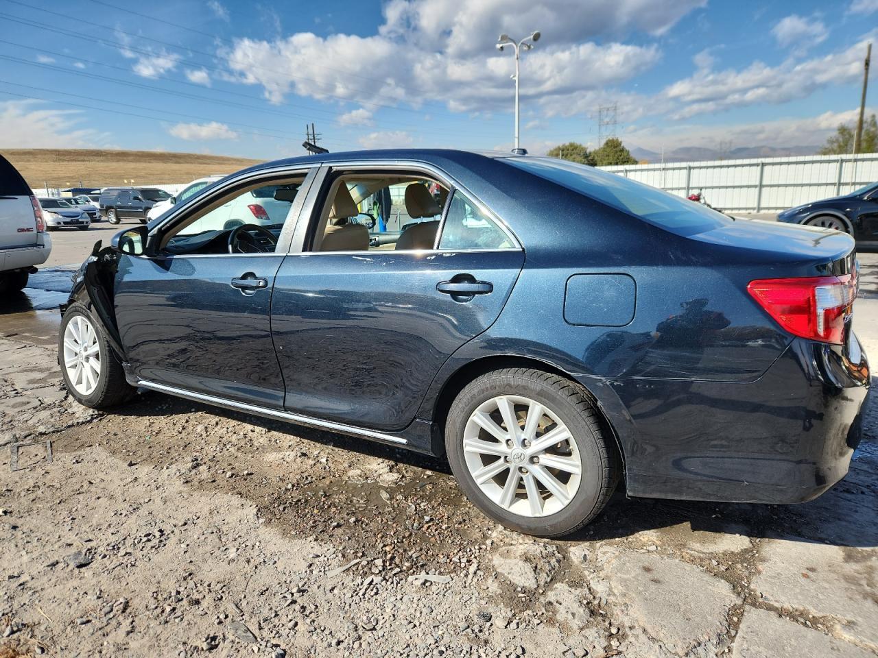 2013 Toyota Camry Hybrid - Фото 2