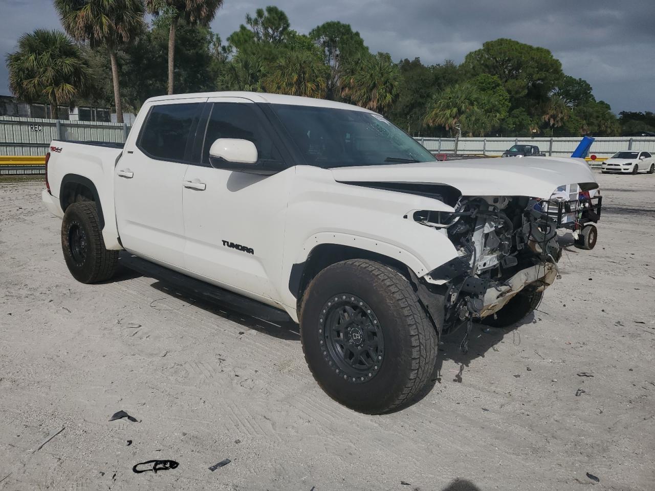 2022 Toyota Tundra Crewmax Sr - Фото 4