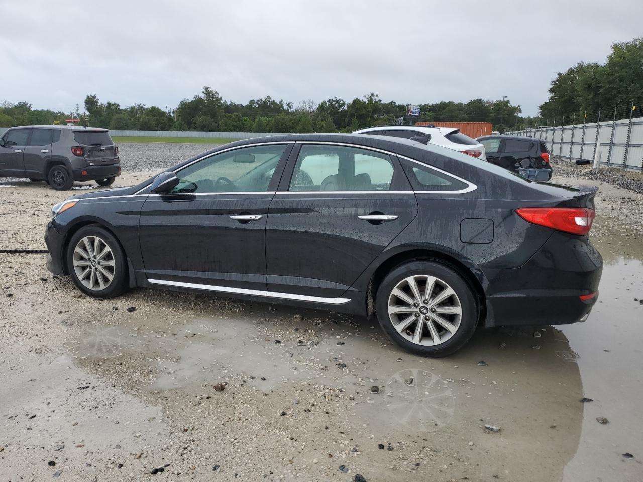2017 Hyundai Sonata Sport - Фото 2