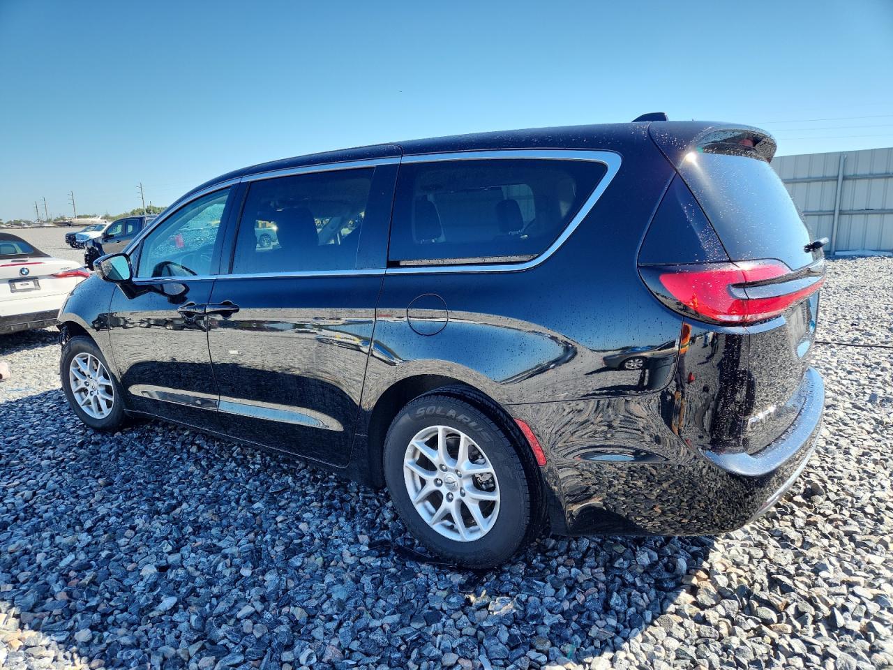 2024 Chrysler Pacifica Touring L - Фото 2