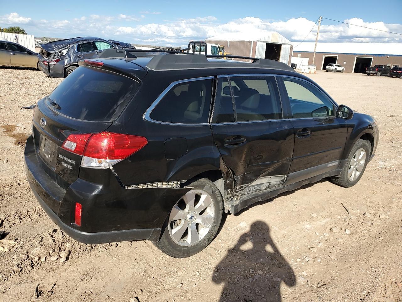 2011 Subaru Outback 3.6R Limited - Image 3