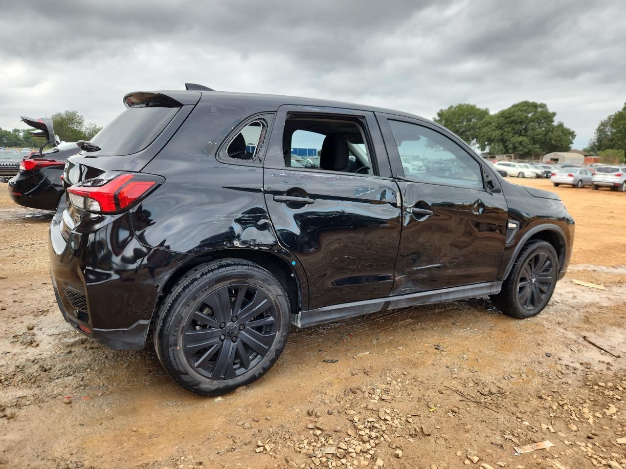 2022 Mitsubishi Outlander Sport Es - Image 3