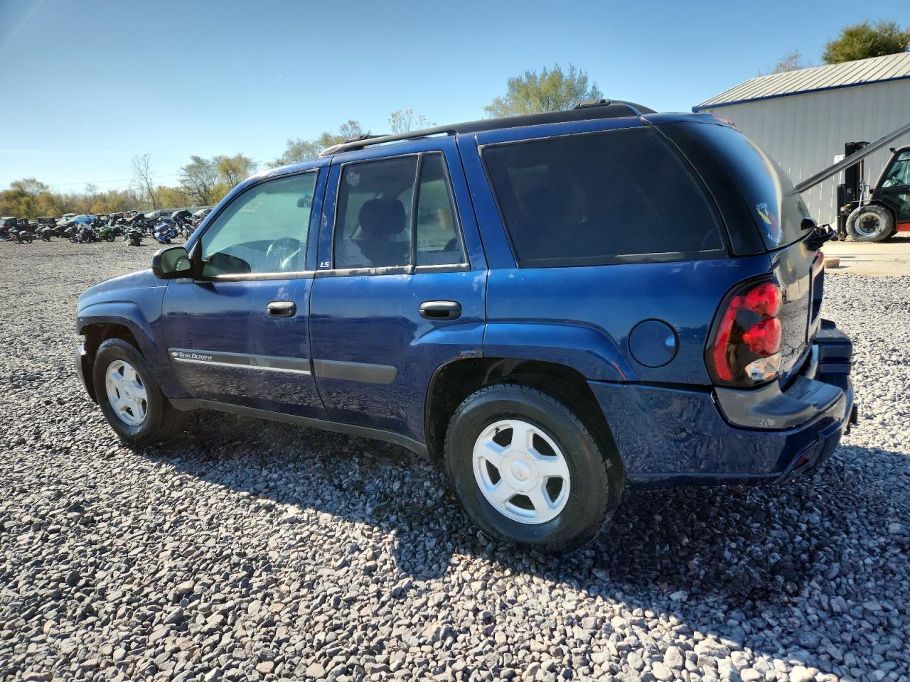 2003 Chevrolet Trailblazer - Image 2