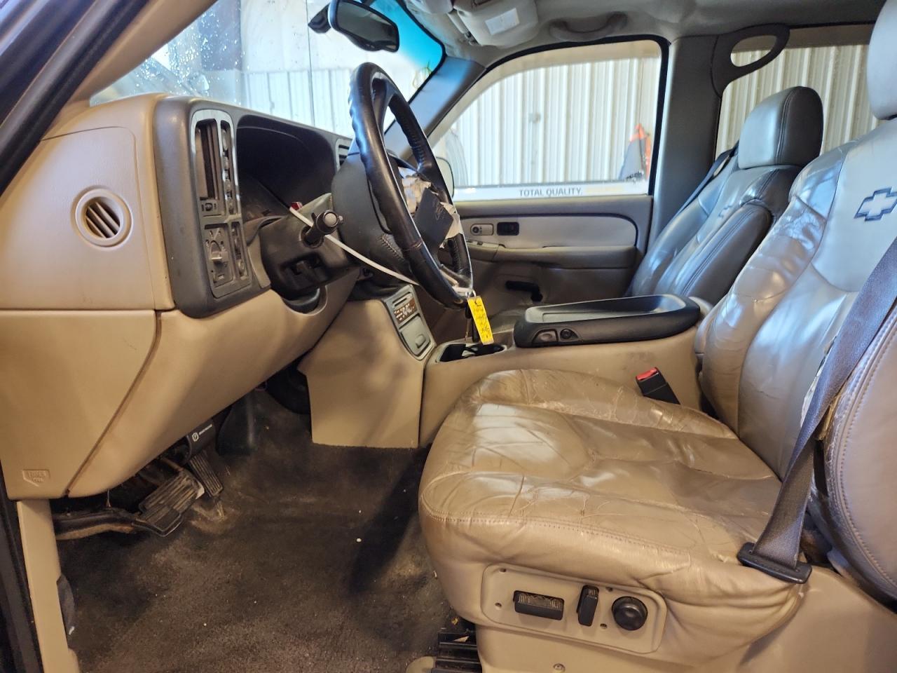 2002 Chevrolet Avalanche K1500 - Image 7