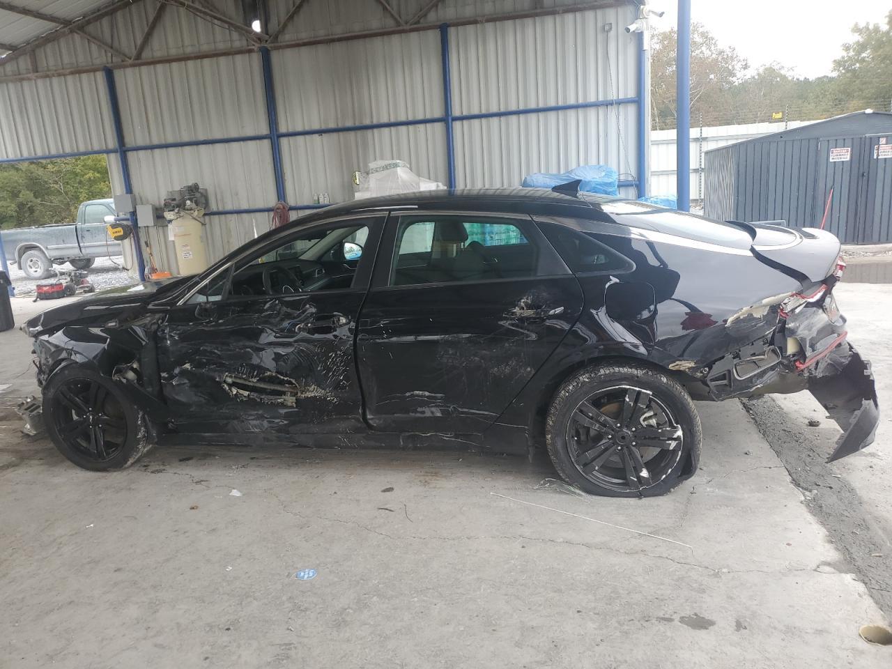 2022 Kia K5 Lxs - Image 2