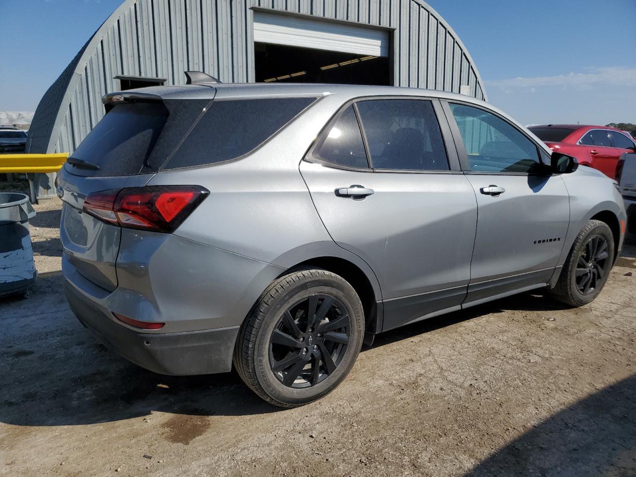 2023 Chevrolet Equinox Ls - Фото 3
